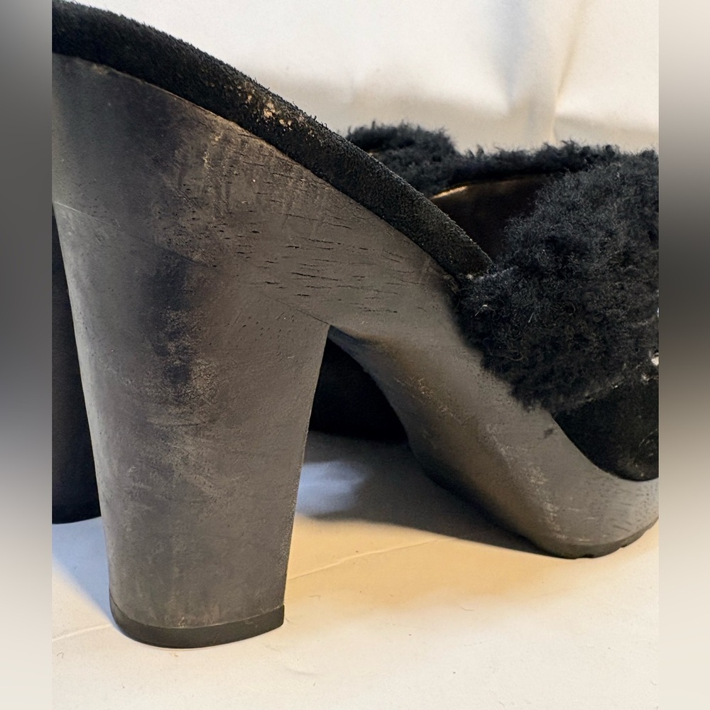 Coach Idyle Platform Mules in Black Suede and Faux-Shearling with Chain - Picture 9 of 16